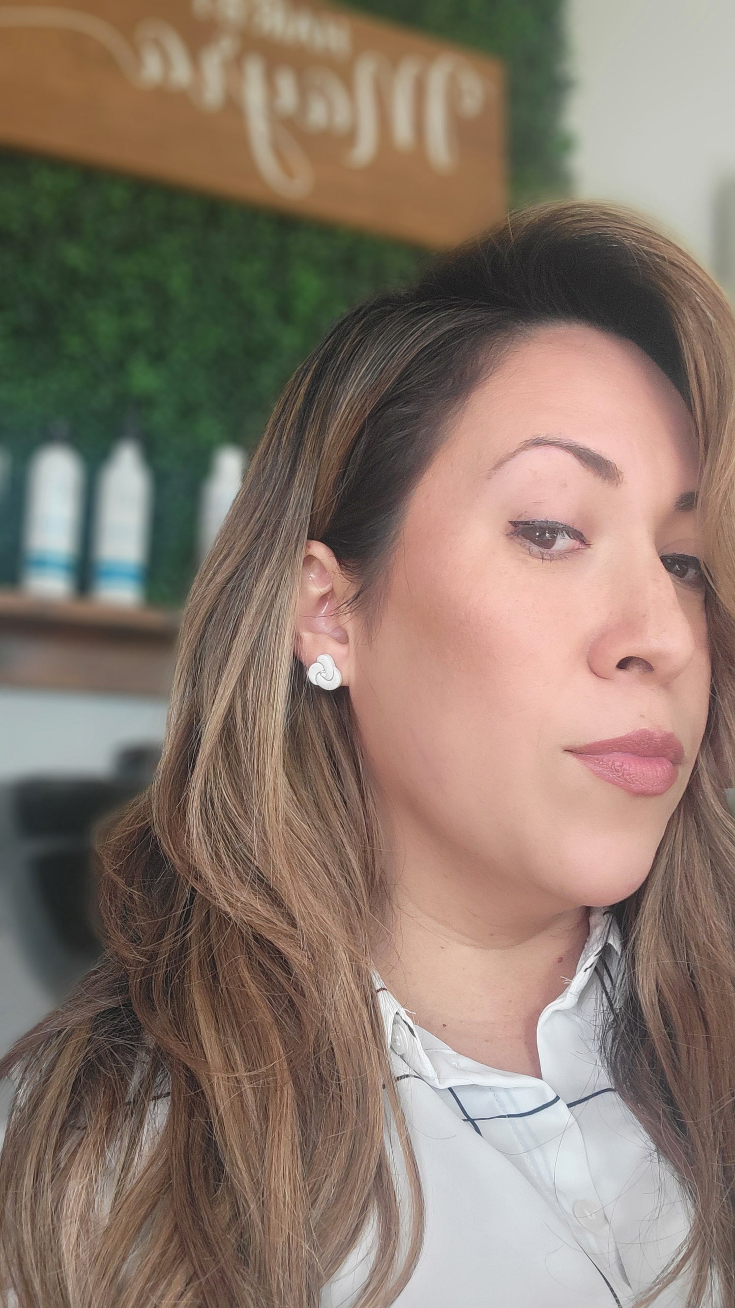 Small stud with center rhinestone